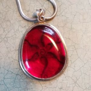 UNIQUE 925&RED GLASS PENDANT W/SERPENTINE CHAIN